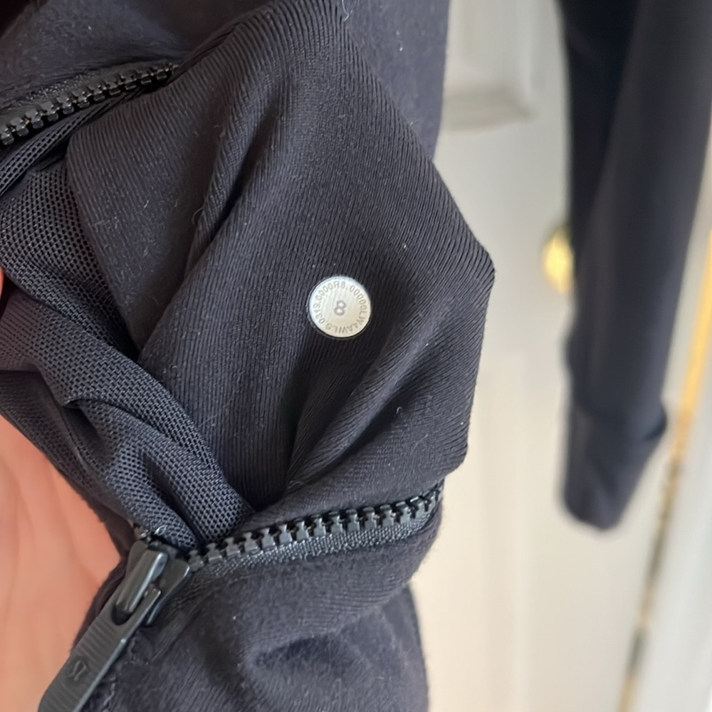 Lululemon Black Define Jacket - Size 8 - Picture 3 of 3